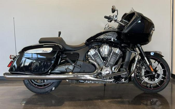 2023 Indian Motorcycle® Challenger® Limited Black Metallic