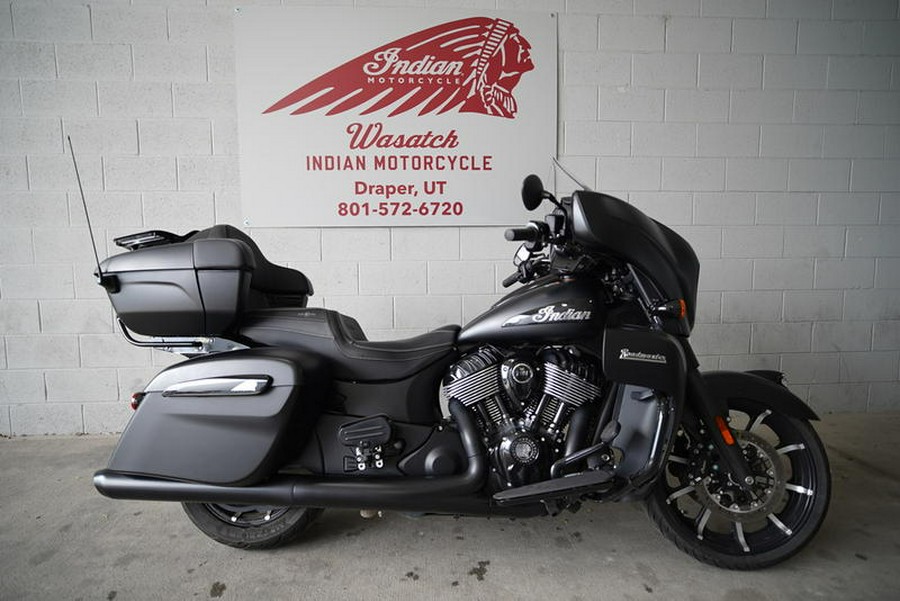 2022 Indian Motorcycle® Roadmaster® Dark Horse® Black Smoke