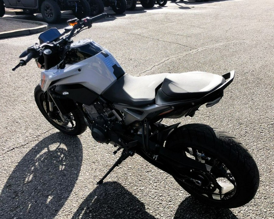 2023 KTM 790 Duke