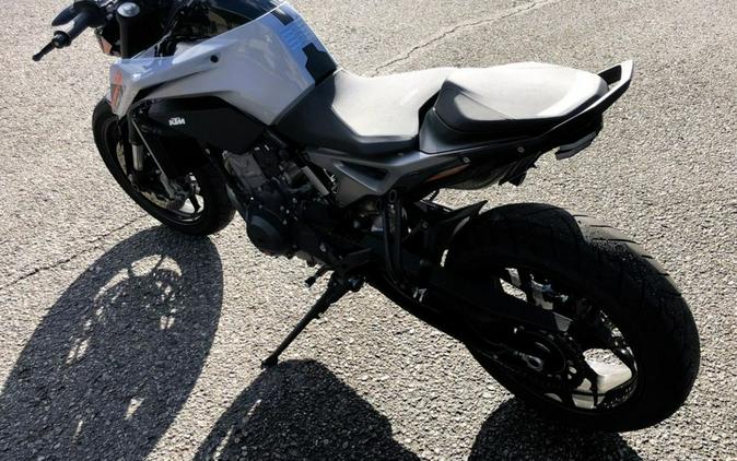 2023 KTM 790 Duke