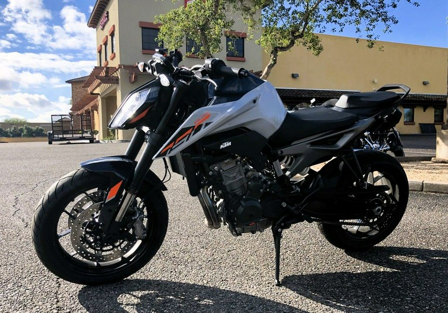 2023 KTM 790 Duke