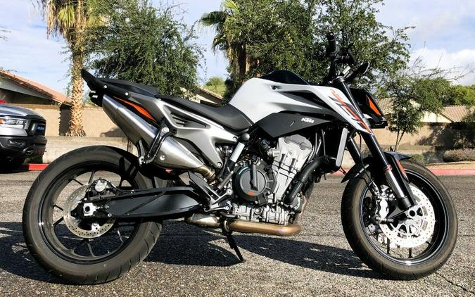 2023 KTM 790 Duke