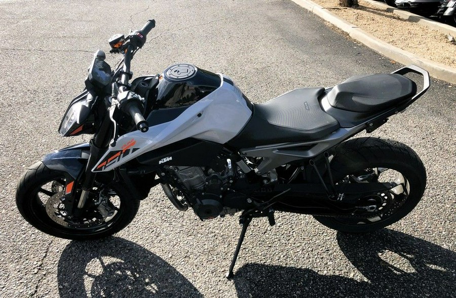 2023 KTM 790 Duke