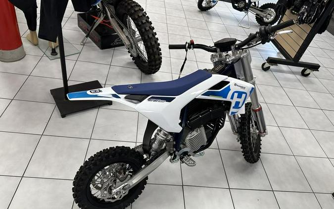 2024 Husqvarna® EE 5