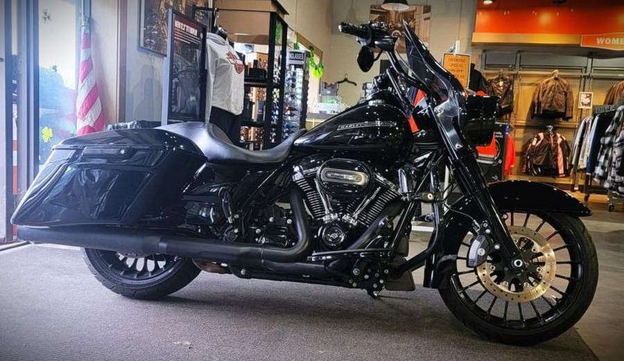 2017 Harley-Davidson® FLHRXS - Road King® Special