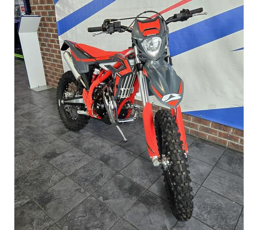 2025 Beta 300 Xtrainer