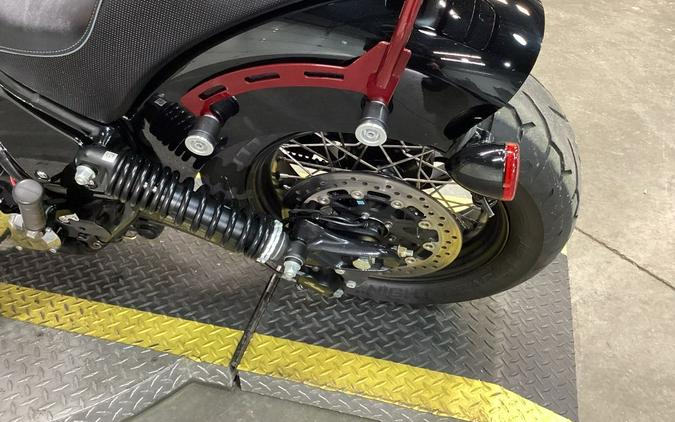 2022 Indian Motorcycle® Super Chief® Limited Black Metallic