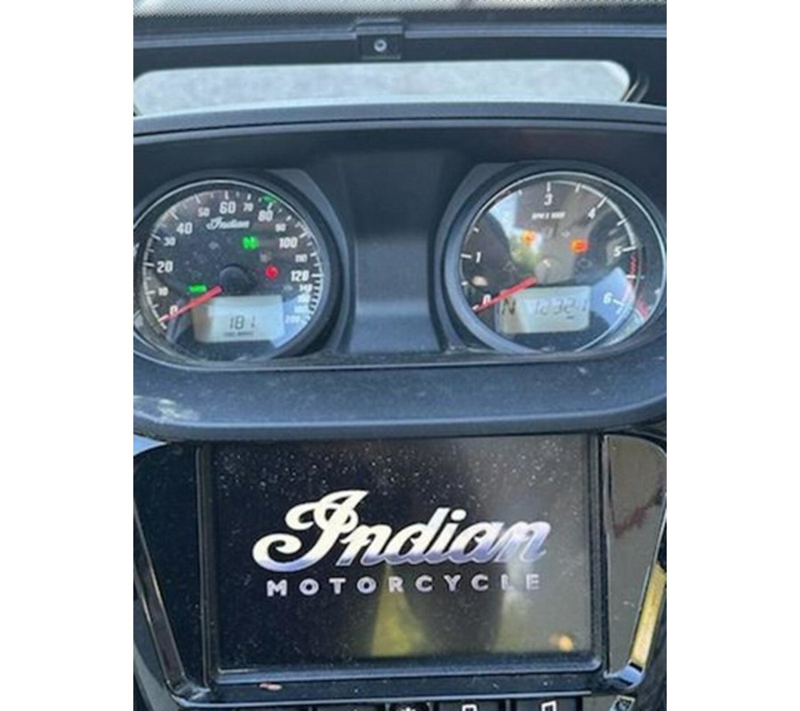 2021 Indian Challenger Dark Horse Thunder Black Smoke