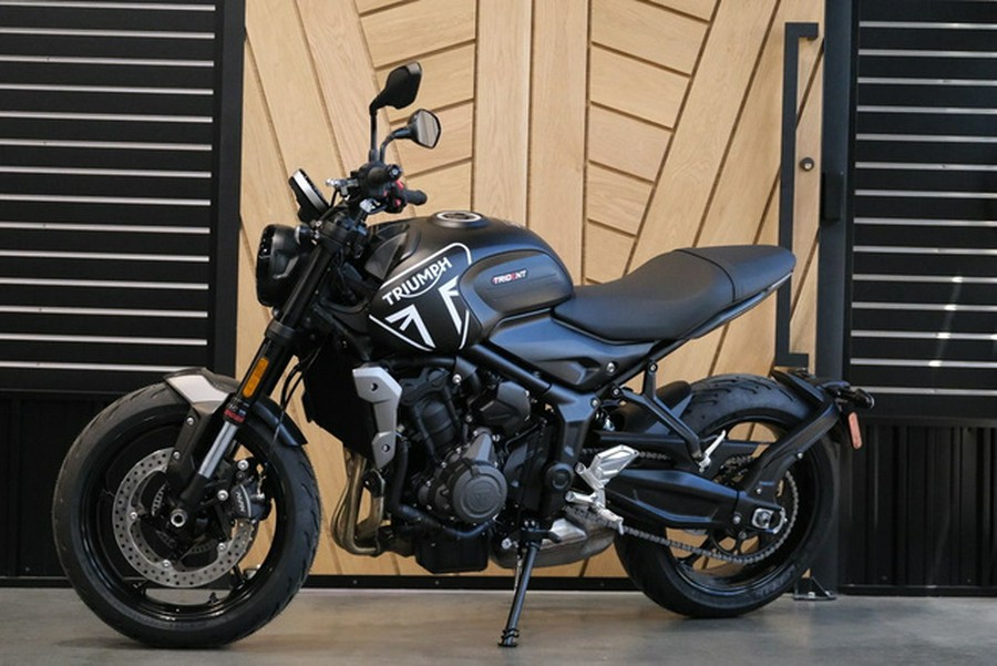 2024 Triumph TRIDENT 660 MATTE JET BLACK/MATTE SILVER ICE