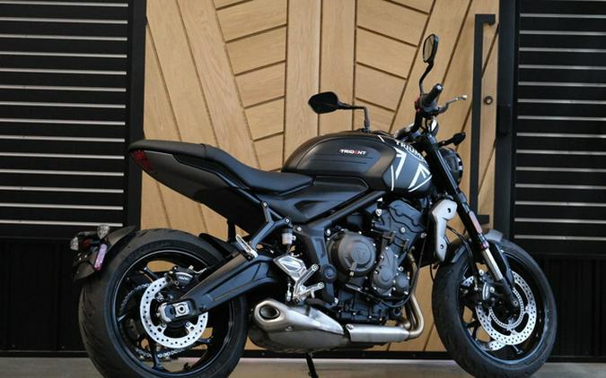 2024 Triumph TRIDENT 660 MATTE JET BLACK/MATTE SILVER ICE