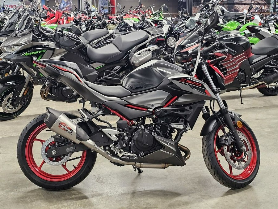 2025 Kawasaki Z500 SE ABS