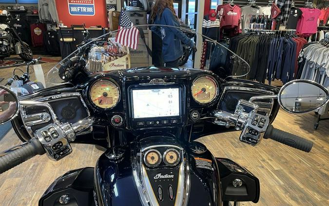 2025 Indian Roadmaster Elite Springfield Blue Candy