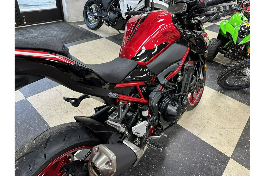 2024 Kawasaki Z900 ABS - Candy Persimmon Red/Ebony