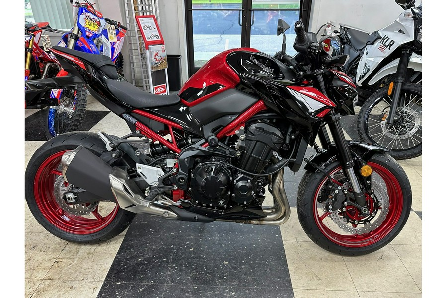 2024 Kawasaki Z900 ABS - Candy Persimmon Red/Ebony