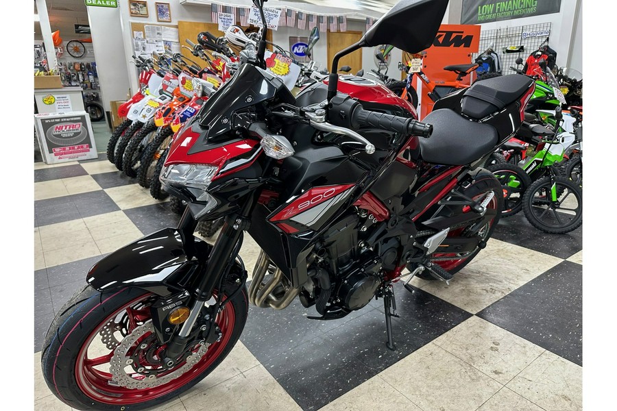 2024 Kawasaki Z900 ABS - Candy Persimmon Red/Ebony