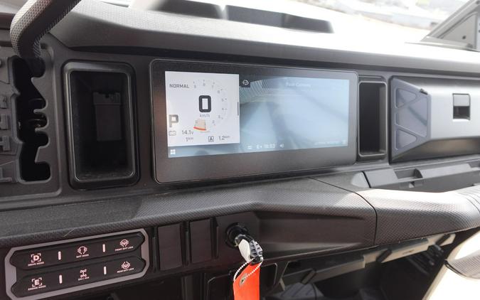 2026 Can-Am Defender MAX Lone Star HD11