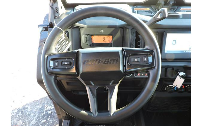 2026 Can-Am Defender MAX XT CAB HD11