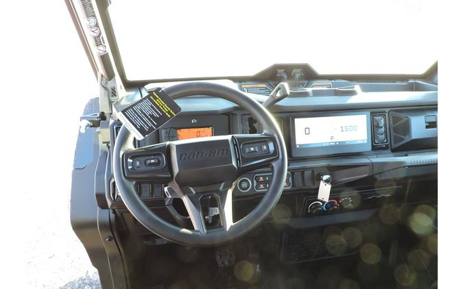 2026 Can-Am Defender MAX XT CAB HD11