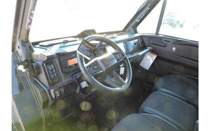 2026 Can-Am Defender MAX XT CAB HD11