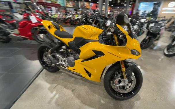 2026 Ducati PANIGALE V2 S