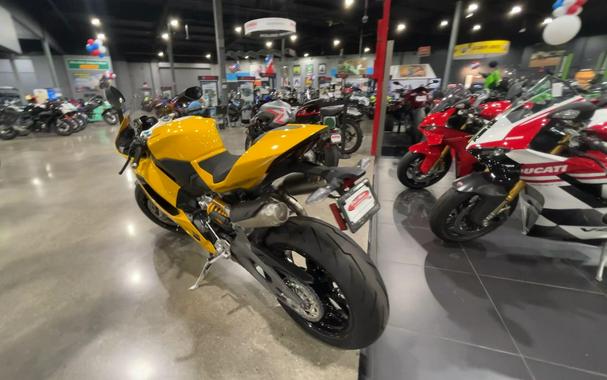 2026 Ducati PANIGALE V2 S