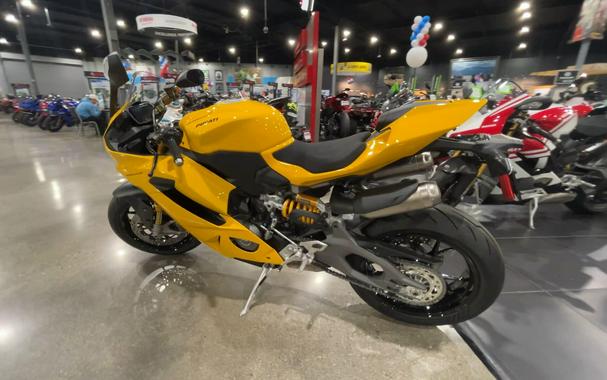 2026 Ducati PANIGALE V2 S