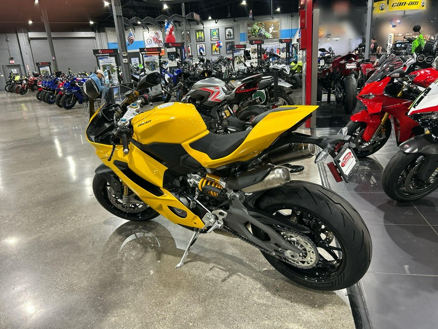 2026 Ducati PANIGALE V2 S