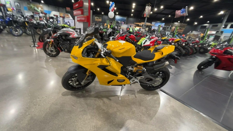 2026 Ducati PANIGALE V2 S