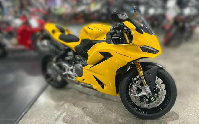 2026 Ducati PANIGALE V2 S