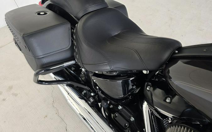 2021 Harley-Davidson® Heritage Classic 114 Black Jack Metallic