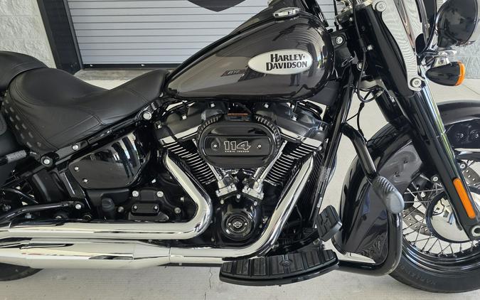 2021 Harley-Davidson® Heritage Classic 114 Black Jack Metallic