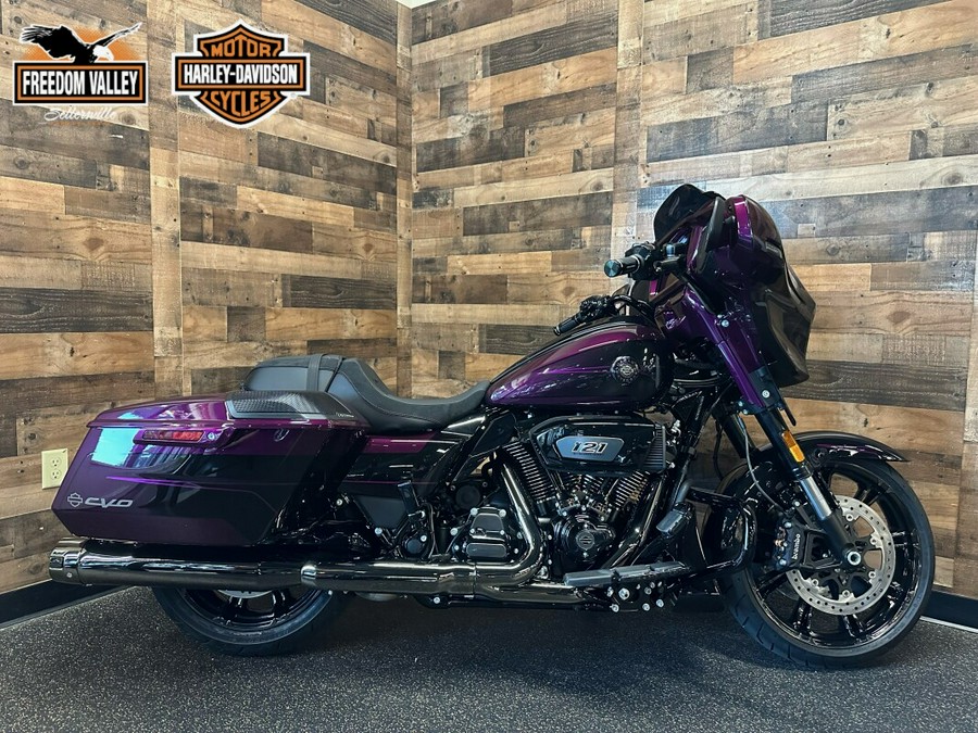 2025 Harley-Davidson® CVO™ Street Glide® Poison Berry FLHXSE