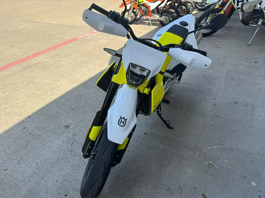 2026 Husqvarna 701 Supermoto