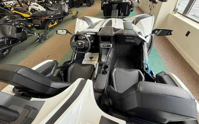2026 T26AAPHDAW Slingshot SL,WHITE Auto - Slingshot