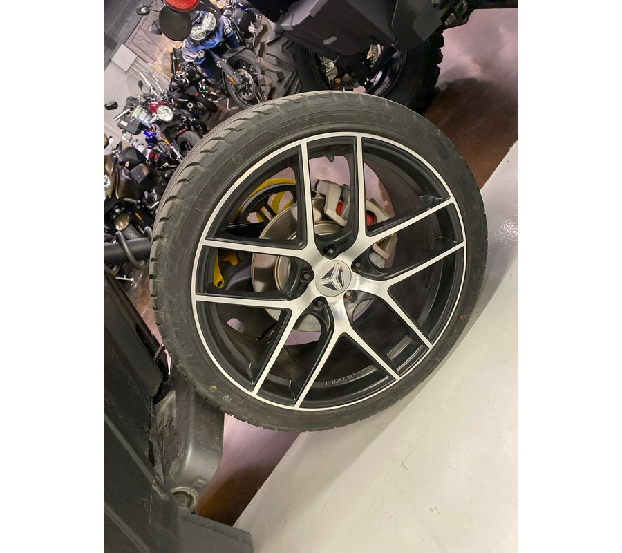 2019 Slingshot SLINGSHOT SL ICON DAYTONA YELLOW