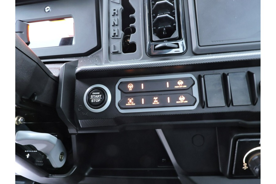 2026 Can-Am Defender XT CAB HD11