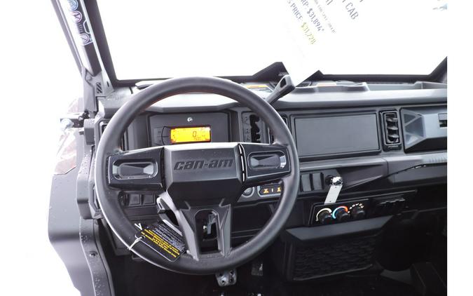 2026 Can-Am Defender XT CAB HD11