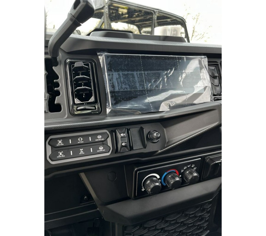 2026 Can-Am Defender MAX Lone Star Cab HD11