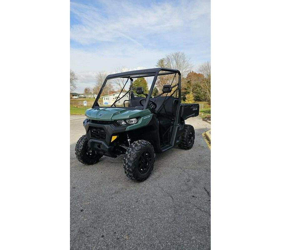 2026 Can-Am® Defender DPS HD9 Compass Green