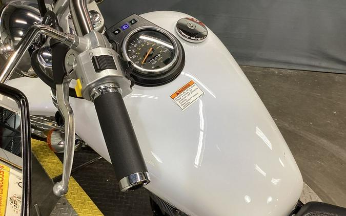 2016 Suzuki Boulevard S40