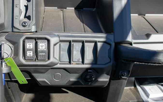 2026 CAN-AM DEFENDER MAX DPS HD7