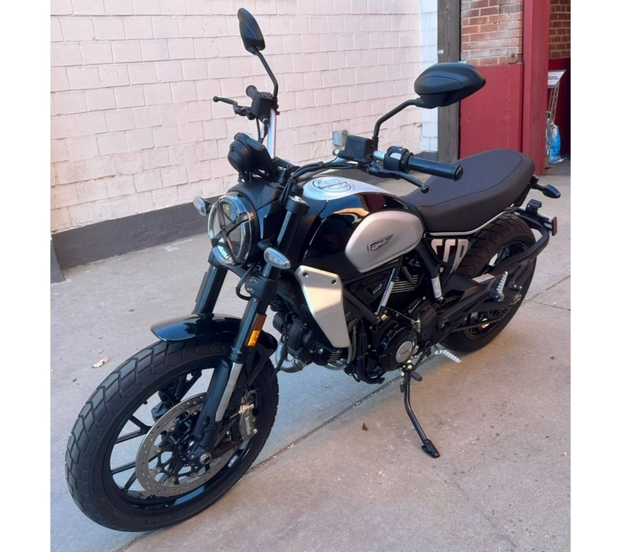 2024 Ducati Scrambler Icon (2G) Black