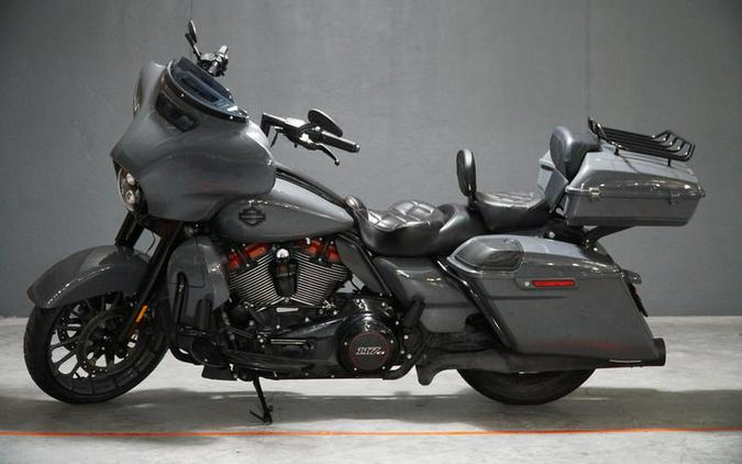 2018 Harley-Davidson® FLHXSE - CVO™ Street Glide®