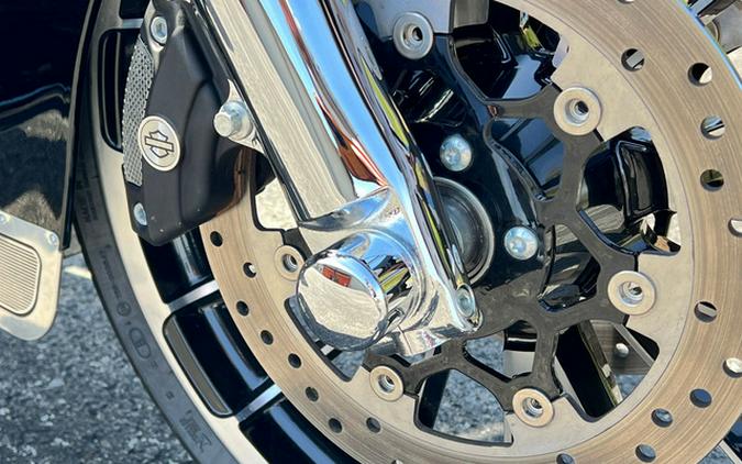 2025 Harley-Davidson FLHTCUTG - Tri Glide Ultra