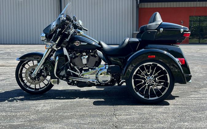 2025 Harley-Davidson FLHTCUTG - Tri Glide Ultra