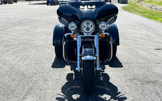 2025 Harley-Davidson FLHTCUTG - Tri Glide Ultra