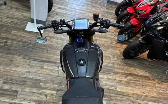 2022 Indian Motorcycle® FTR R Carbon Carbon Fiber