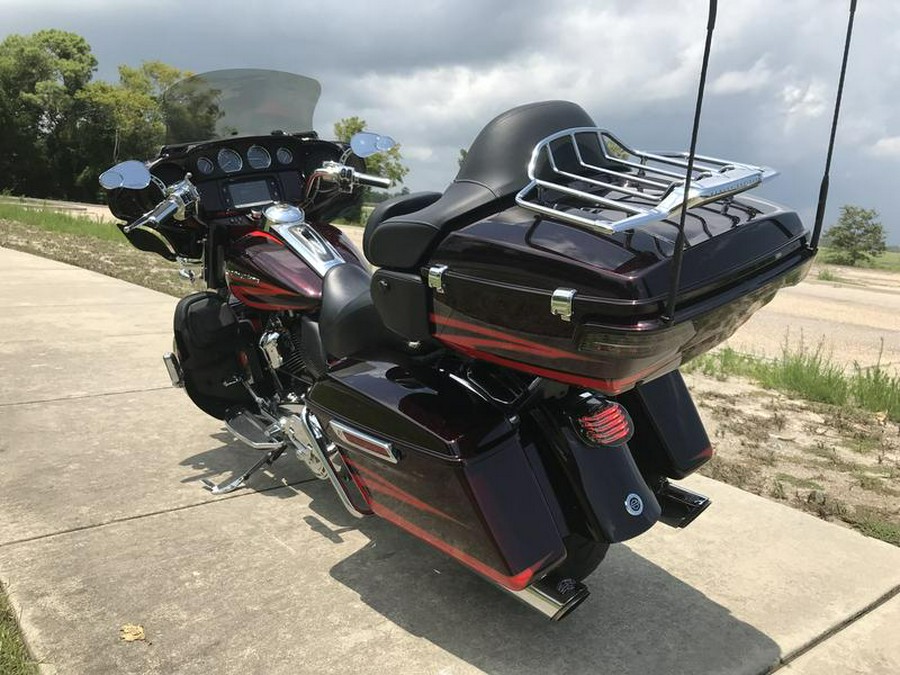 2017 Harley-Davidson® FLHTKSE - CVO™ Limited