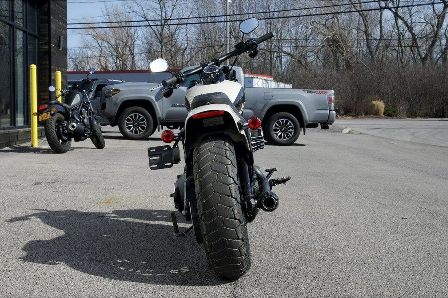 2022 Harley-Davidson® FXFBS Fat Bob 114 White Pearl