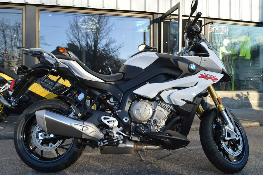 2016 BMW S 1000 XR Light White / Granite Grey Metallic / Racing Red